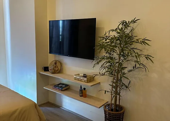 Aparthotel City- The Median Unit 317